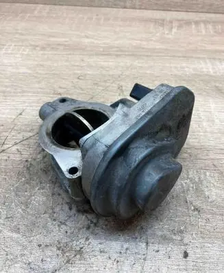 Audi A8 S8 D3 4E Throttle valve 057128063