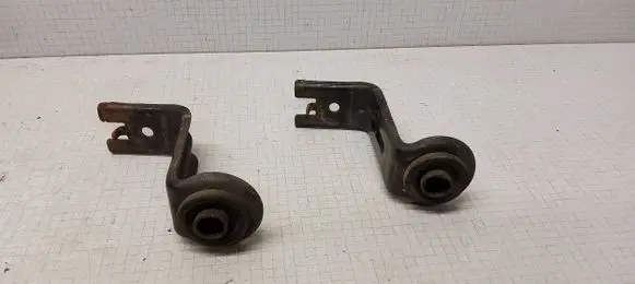 Toyota Verso Radiator mount bracket 16523