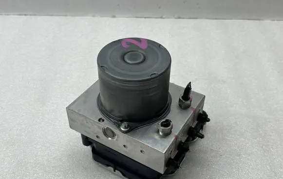Toyota Yaris Cross ABS Pump 445400D861