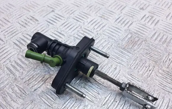 Toyota Auris 150 Clutch master cylinder 3142002051 3142002052
