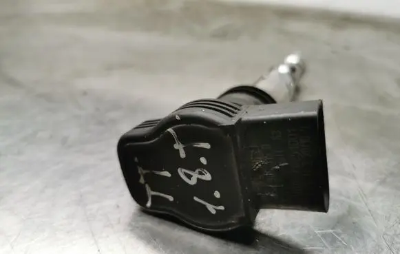 Audi TT Mk1 High voltage ignition coil 06A905115D