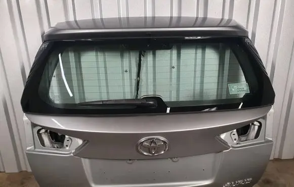 Toyota Auris E180 Tailgate/trunk/boot lid