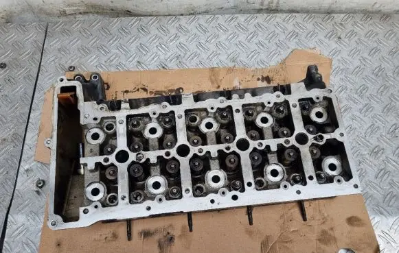 BMW X3 E83 Engine head 7787678 7810196 7781098
