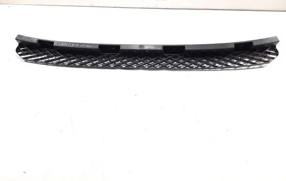 Volkswagen Golf VI Front bumper lower grill