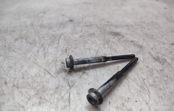 Volkswagen Tiguan Fuel Injector clamp holder 