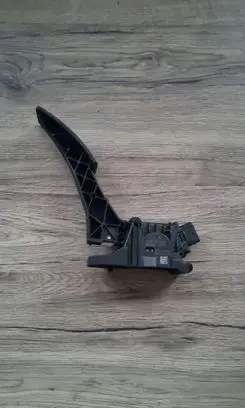 Mercedes-Benz A W177 Accelerator throttle pedal A1773001800