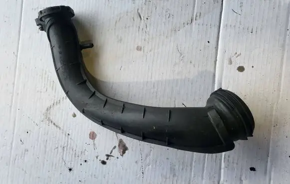 Intercooler hose/pipe