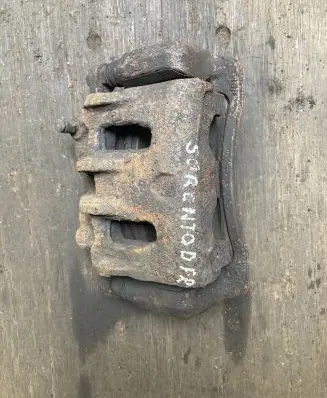 KIA Sorento Front brake caliper