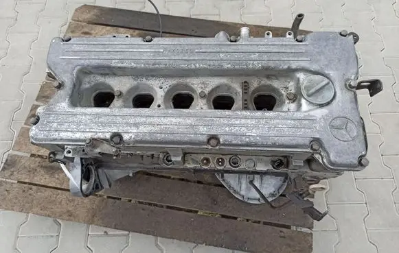 Mercedes-Benz S W116 Engine R1100161201 1100110601