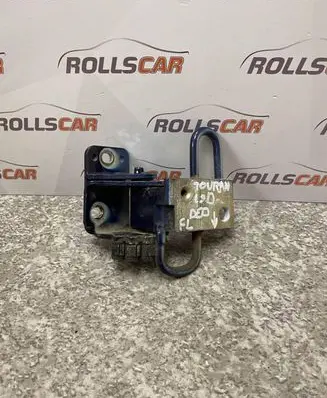 Volkswagen Touran I Front door lower hinge 1T0831411A