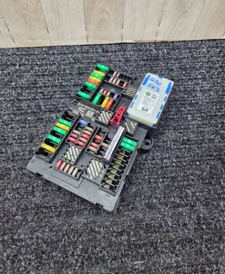 BMW 5 G30 G31 Fuse module 6837091 6992958