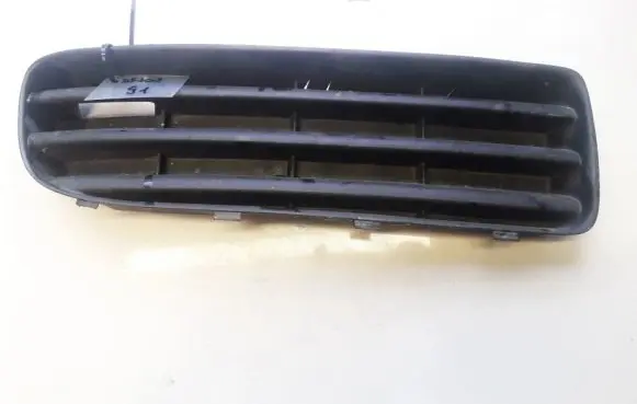 Skoda Octavia Mk1 (1U) Front bumper lower grill 1U0807368B
