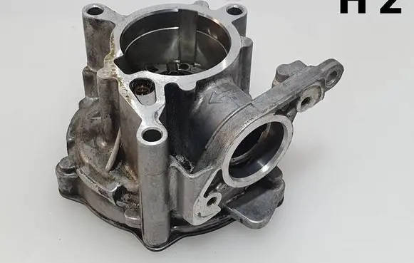 Volkswagen PASSAT B7 Vacuum pump 06J145100F 160212 05442