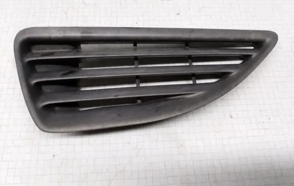 Renault Megane I Front grill 7700427580