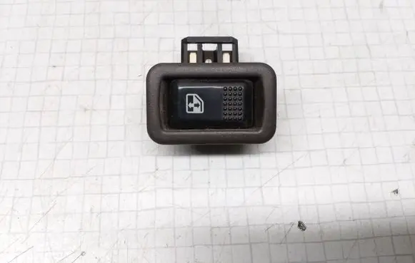 Mitsubishi Galant Electric window control switch 9032A24