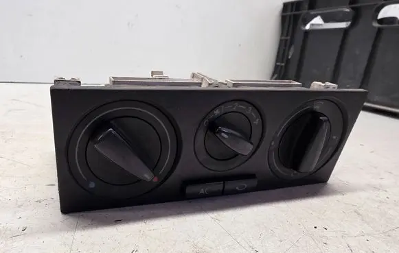Volkswagen Golf IV Climate control unit 1J0820045F