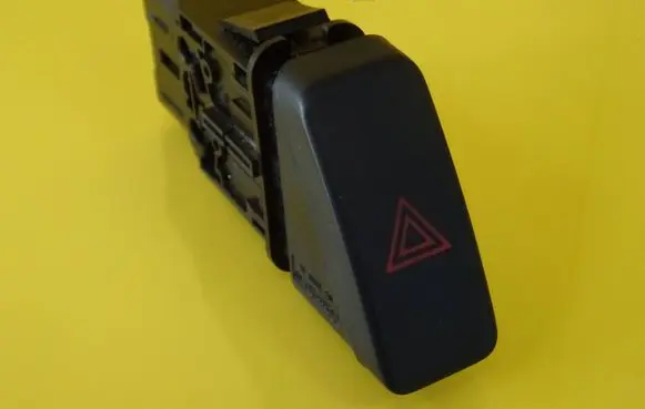 Mazda Premacy Hazard light switch C145664H0-00 C145664H000 03190011