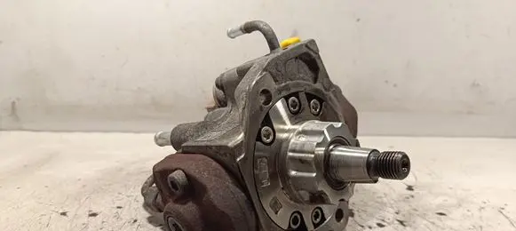 Nissan Navara D40 Fuel injection high pressure pump 16700EC00A HU2940000530