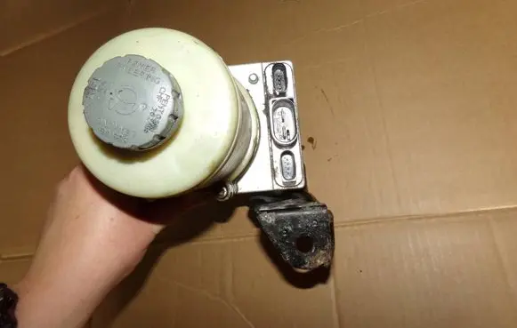 Skoda Fabia Mk1 (6Y) Power steering pump