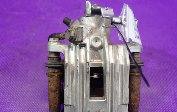 Volkswagen Polo Rear brake caliper