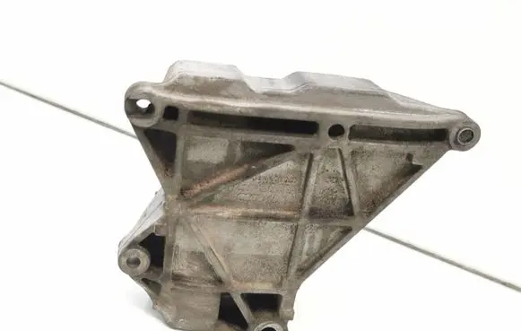 Volkswagen Transporter - Caravelle T5 Generator/alternator bracket 070903143C