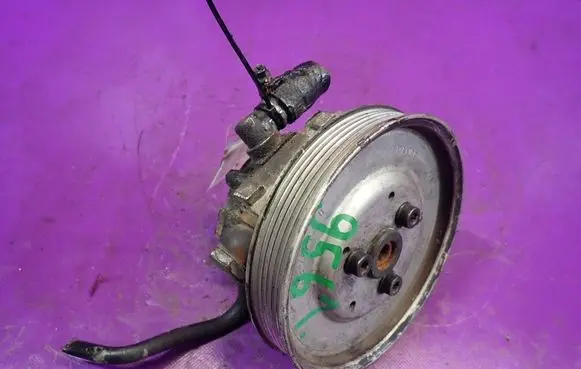 Audi A6 S6 C5 4B Power steering pump