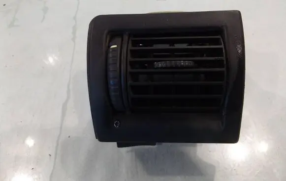 Opel Astra F Dashboard side air vent grill/cover trim