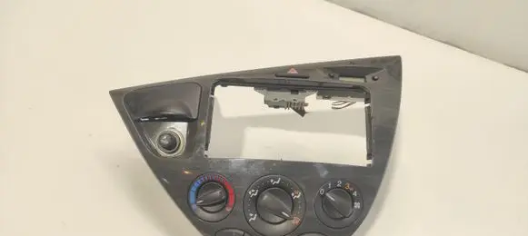 Ford Focus Climate control unit 98ABA047A04 A047A04