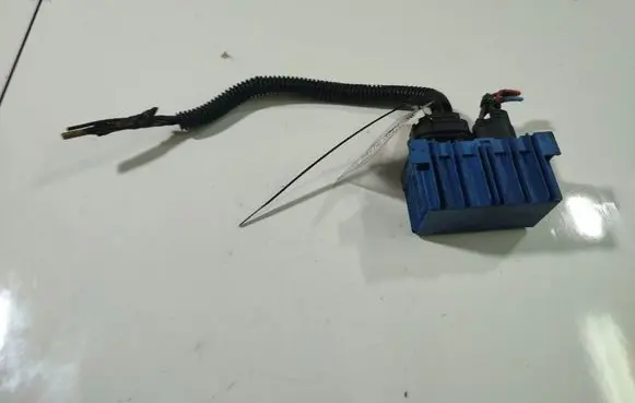 Opel Corsa D Glow plug pre-heat relay 55557760