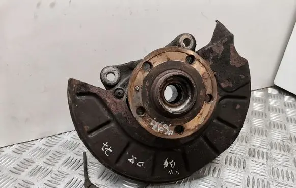 Volkswagen PASSAT B6 Front wheel hub