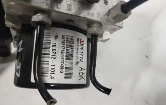 Opel Zafira C ABS Pump 39061713