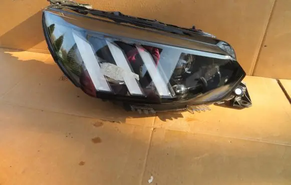 Peugeot 307 Headlight/headlamp