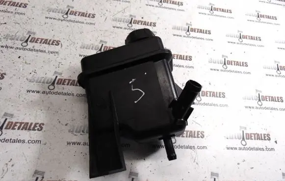 Power steering fluid tank/reservoir
