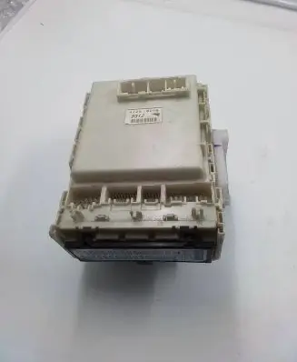 Toyota Prius (XW20) Fuse module 8273047290