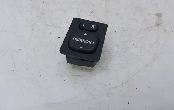 Toyota Auris 150 Wing mirror switch 183574