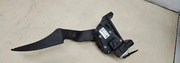 Opel Zafira B Accelerator throttle pedal 9202341