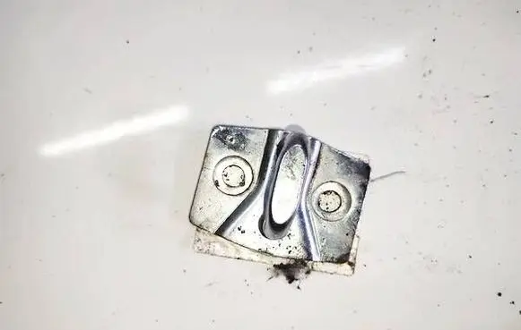 BMW 1 E81 E87 Front door lock loop/hook striker 