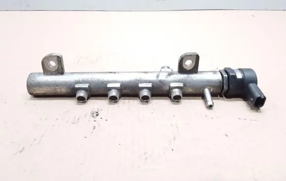 Saab 9-3 Ver2 Fuel pressure regulator 0445214117