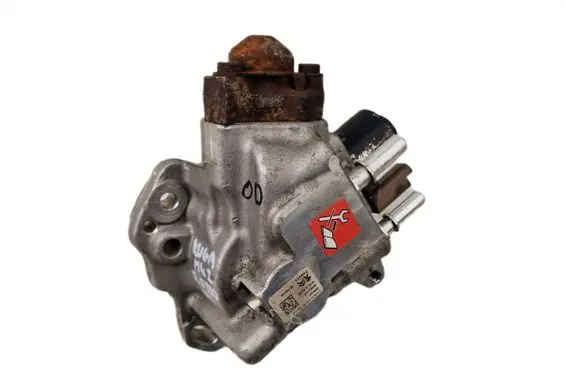 Ford Kuga II Fuel injection high pressure pump 9674984480 28384347
