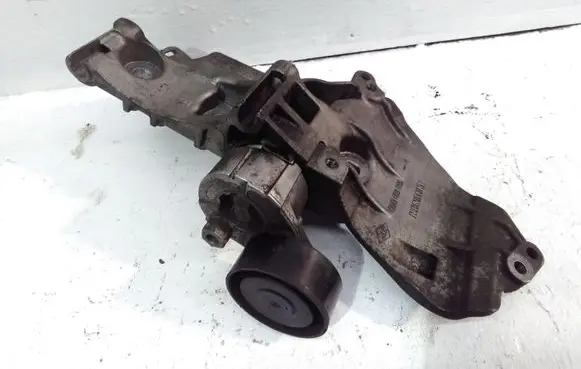 Renault Megane III Generator/alternator bracket 8200669495