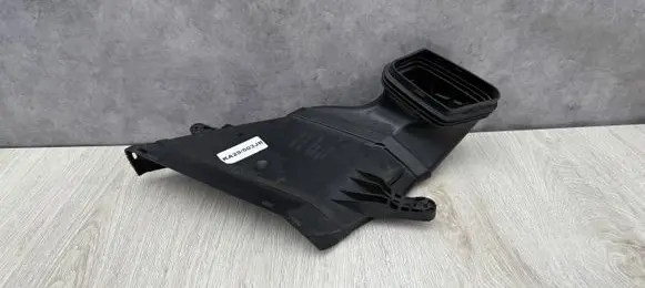 Audi A4 S4 B8 8K Intercooler air guide/duct channel 8K0129618E