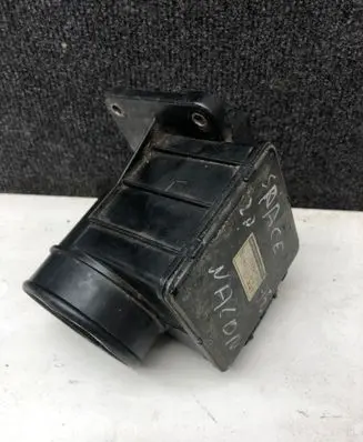 Mitsubishi Space Wagon Mass air flow meter e5t05471