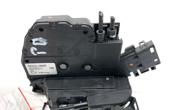 Renault Trafic III (X82) Front door lock 825021395R