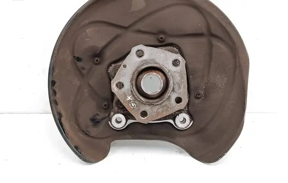 Audi Q7 4M Rear wheel hub 4M0615611C