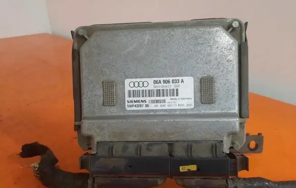Audi A3 S3 8L Engine control unit/module ECU 06A906033A
