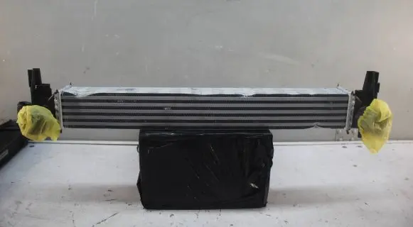 Volkswagen Polo V 6R Intercooler radiator 6R0145805 V9113003