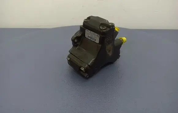 Opel Corsa C Fuel injection high pressure pump 55185549