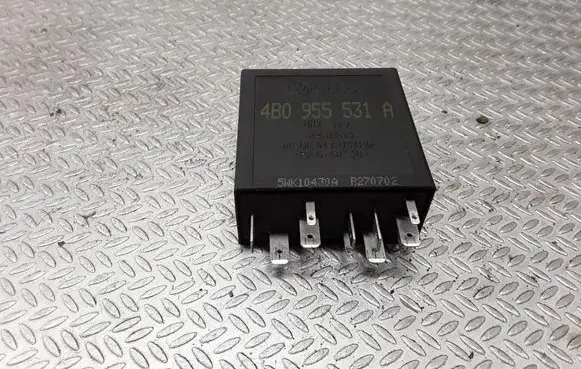Volkswagen PASSAT B5.5 Other relay 4B0955531A 5WK10430A B270702