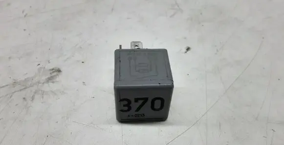 Skoda Superb B5 (3U) Other relay 8D0951253