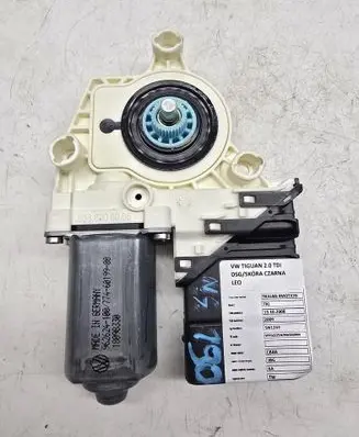 Volkswagen Tiguan Rear door window regulator motor 5N0959703